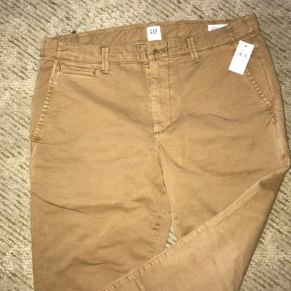 Men’s GAP khaki pants